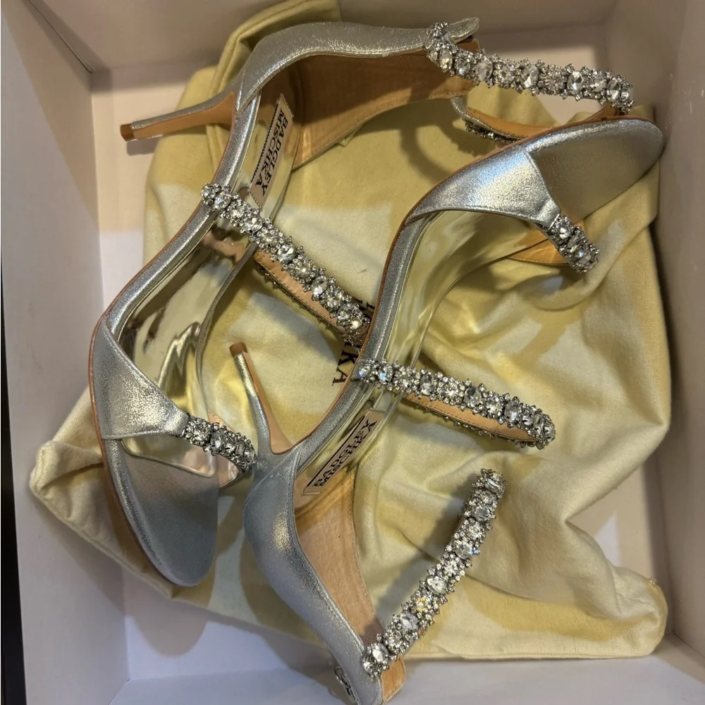 SOLD - Picture 3 of 6